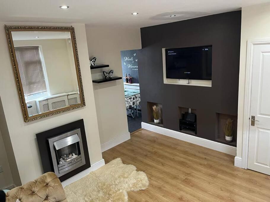 Fabulous 3 Bedroom House , Sleeps Up To 5-7 Guest. South Ockendon Екстер'єр фото